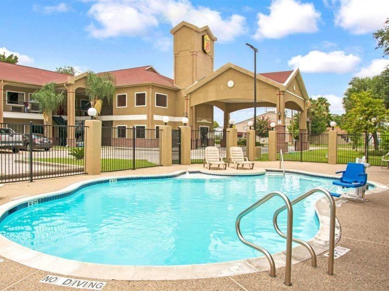 Super 8 By Wyndham Houston/Brookhollow Nw Экстерьер фото