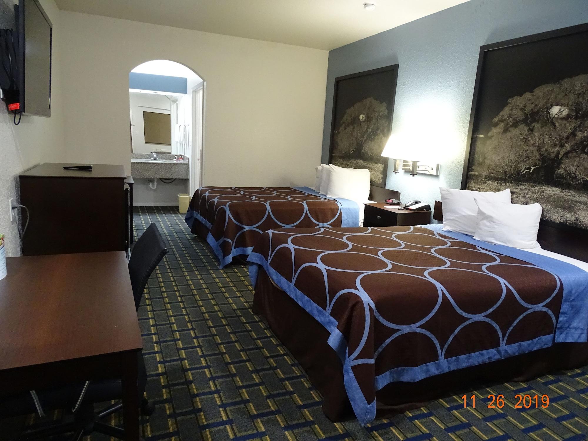 Super 8 By Wyndham Houston/Brookhollow Nw Экстерьер фото