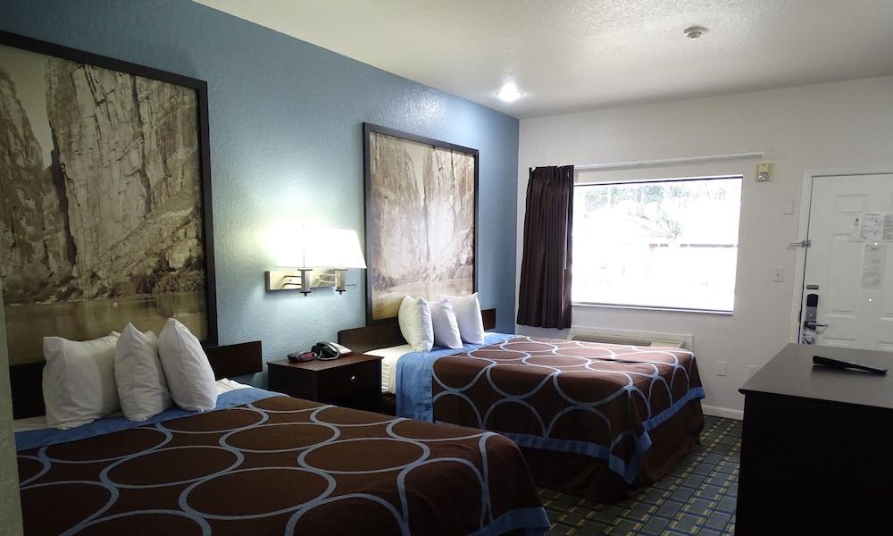 Super 8 By Wyndham Houston/Brookhollow Nw Экстерьер фото