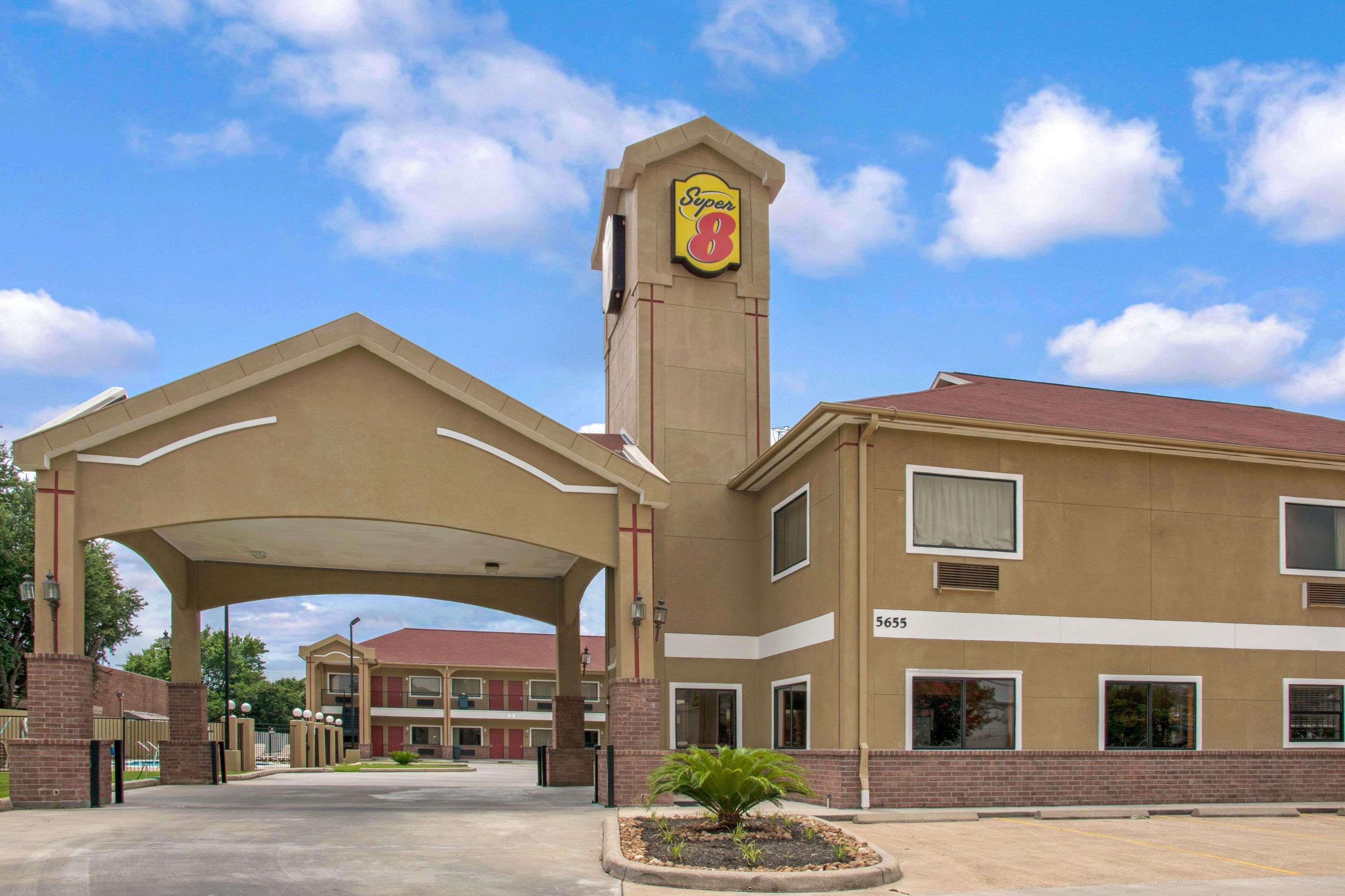 Super 8 By Wyndham Houston/Brookhollow Nw Экстерьер фото
